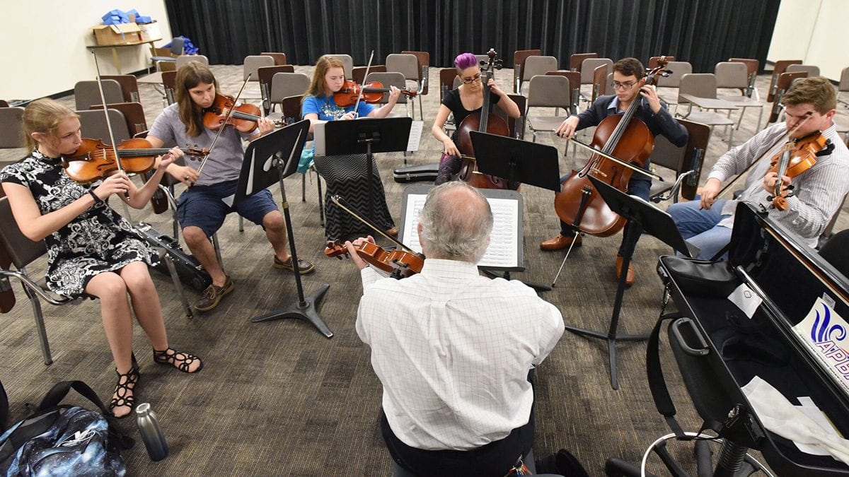洋楽 TIMBERZONER ORCHESTRA PROGRAMMED Reestablished String Ensemble Gives Students Opportunity “Nowhere