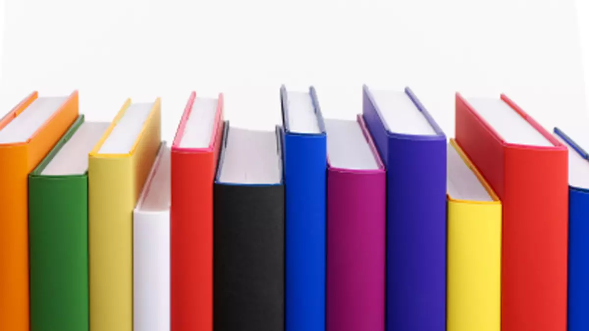 Большие цветные книги. Цветные корешки книг. Разноцветные книжки. Разноцветная книга. Стопка цветных книг.